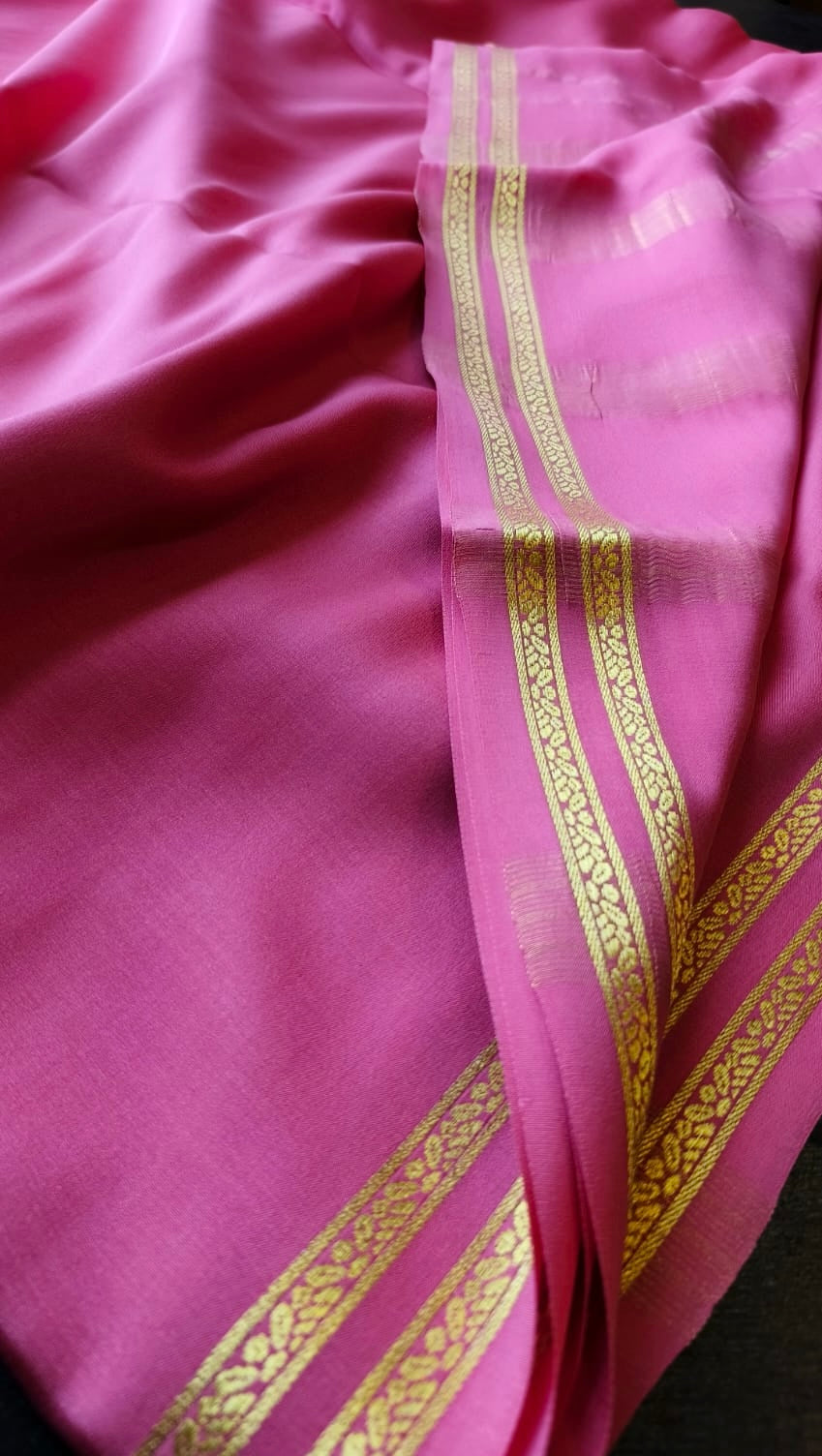 Pure 120 GSM Crepe Silk Saree | Coral Pink | Golden Zari Temple Border | Chit Pallu | Running Blouse | Silk Mark Certified